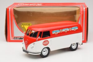 Volkswagen T1 Combi Coca-Cola Solido 1:18 9512 Metal - imagem 8 de 8