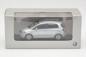 Volkswagen Cross Golf Mk5 Prata Minichamps 1:43 400054370 Metal - imagem 4 de 4