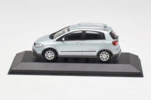 Volkswagen Cross Golf Mk5 Prateado Minichamps 1:43 GOLF003 Metal