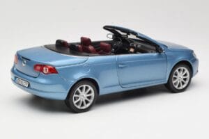 Volkswagen Eos Azul Norev 1:18 188422 Metal - imagem 3 de 8