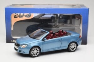 Volkswagen Eos Azul Norev 1:18 188422 Metal - imagem 8 de 8