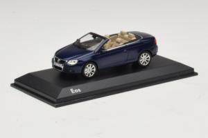 Volkswagen Eos Cabriolet Azul Minichamps 1:43 1F0099300D5Q Metal - imagem 2 de 5