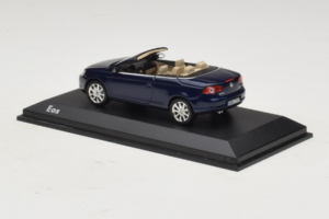 Volkswagen Eos Cabriolet Azul Minichamps 1:43 1F0099300D5Q Metal - imagem 3 de 5