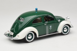 Volkswagen Export Sedan Police Maisto 1:18 56004 Metal - imagem 2 de 6