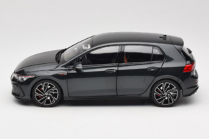 Volkswagen Golf GTI Mk8 Preto Metallic Norev 1:18 188591 Metal - imagem 4 de 8