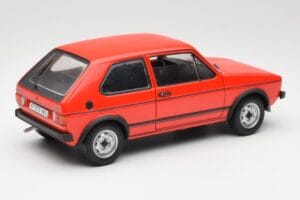 Volkswagen Golf GTI Mk1 Vermelho Solido 1:18 8166 Metal - imagem 3 de 8