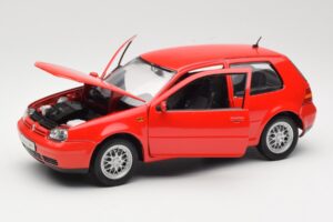 Volkswagen Golf Mk4 GTI Vermelho Revell 1:18 08943 Metal - imagem 2 de 8