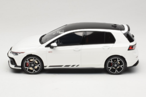 Volkswagen Golf Mk8 GTI Clubsport Pure White Otto 1:18 OT1221 Resina - imagem 3 de 6