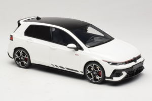 Volkswagen Golf Mk8 GTI Clubsport Pure White Otto 1:18 OT1221 Resina - imagem 4 de 6