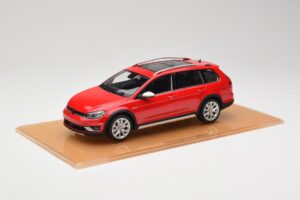 Volkswagen Golf Mk7 Alltrack Tornado Red DNA 1:18 DNA000035 Resina