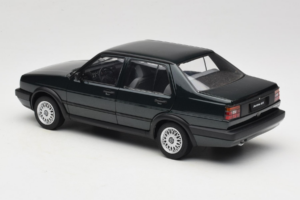 Volkswagen Jetta Mk3 CL Preto Icartime 1:18 JETTA001 Metal - imagem 7 de 8