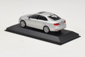 Volkswagen Jetta Mk6 Prata Minichamps 1:43 JETTA002 Metal - imagem 3 de 4