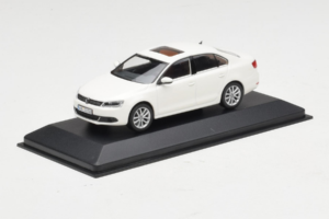 Volkswagen Jetta Mk6 Branco Minichamps 1:43 JETTA003 Metal - imagem 2 de 4