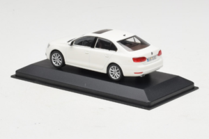 Volkswagen Jetta Mk6 Branco Minichamps 1:43 JETTA003 Metal - imagem 3 de 4