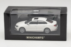 Volkswagen Jetta Mk6 Branco Minichamps 1:43 JETTA003 Metal - imagem 4 de 4