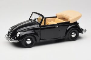 Volkswagen Carocha Cabriolet Preto Maisto 1:18 37800-M6 Metal