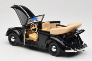 Volkswagen Carocha Cabriolet Preto Maisto 1:18 37800-M6 Metal - imagem 5 de 8
