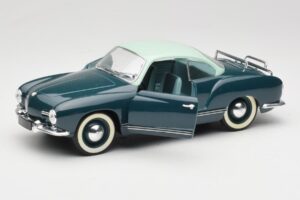 Volkswagen Karmann Ghia Azul Solido 1:18 8061 Metal - imagem 2 de 8