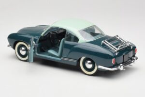 Volkswagen Karmann Ghia Azul Solido 1:18 8061 Metal - imagem 5 de 8
