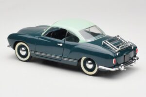 Volkswagen Karmann Ghia Azul Solido 1:18 8061 Metal - imagem 7 de 8