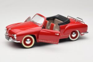 Volkswagen Karmann Ghia Cabriolet Vermelho Solido 1:18 8058 Metal - imagem 2 de 8