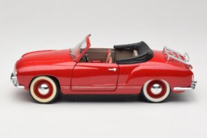 Volkswagen Karmann Ghia Cabriolet Vermelho Solido 1:18 8058 Metal - imagem 4 de 8