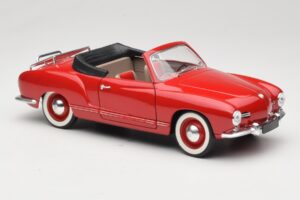 Volkswagen Karmann Ghia Cabriolet Vermelho Solido 1:18 8058 Metal - imagem 6 de 8