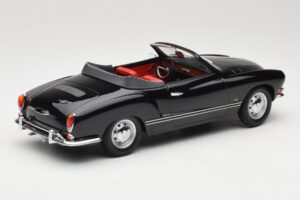 Volkswagen Karmann Ghia Cabriolet Preto Minichamps 1:18 155054031 Metal - imagem 2 de 6