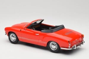 Volkswagen Karmann Ghia Cabriolet Vermelho Minichamps 1:18 155054030 Metal - imagem 5 de 6