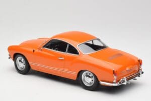 Volkswagen Karmann Ghia Laranja Minichamps 1:18 155054020 Metal - imagem 5 de 6