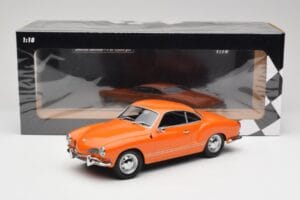 Volkswagen Karmann Ghia Laranja Minichamps 1:18 155054020 Metal - imagem 6 de 6