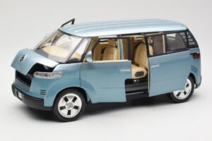 Volkswagen Microbus Concept Verde Claro Revell 1:18 08444 Metal - imagem 2 de 8