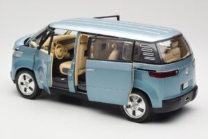 Volkswagen Microbus Concept Verde Claro Revell 1:18 08444 Metal - imagem 5 de 8