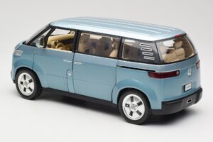Volkswagen Microbus Concept Verde Claro Revell 1:18 08444 Metal - imagem 7 de 8