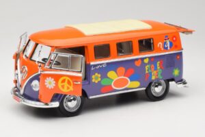 Volkswagen Microbus T1 Flower Power Road Signature 1:18 92329 Metal - imagem 2 de 8