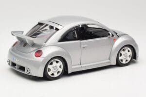Volkswagen New Beetle RSi Prata Bburago 1:18 3306 Metal - imagem 3 de 8