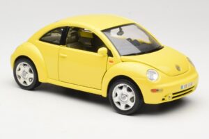 Volkswagen New Beetle Amarelo Bburago 1:18 BEETLE001 Metal - imagem 6 de 8