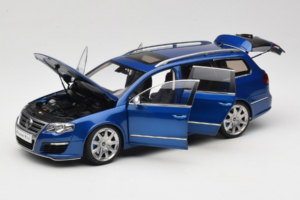 Volkswagen Passat B6 R36 Variant Azul NZG 1:18 KF044 Metal - imagem 2 de 9