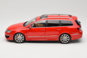 Volkswagen Passat B6 R36 Variant Vermelho NZG 1:18 KF044-5 Metal - imagem 4 de 8