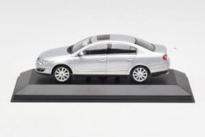 Volkswagen Passat B6 Prateado Minichamps 1:43 PASSAT003 Metal