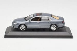 Volkswagen Phaeton 3D Cinzento Minichamps 1:43 3D0099300GPR7Q Metal