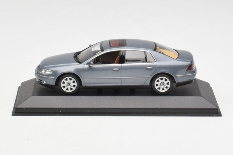 Volkswagen Phaeton 3D Cinzento Minichamps 1:43 3D0099300GPR7Q Metal