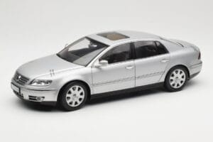 Volkswagen Phaeton D1 Silver Metallic AUTOart 1:18 79742 Metal