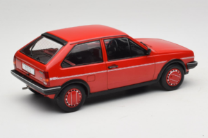 Volkswagen Polo II Coupe Fox MCG 1:18 MCG18523 Metal - imagem 2 de 6