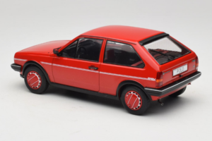 Volkswagen Polo II Coupe Fox MCG 1:18 MCG18523 Metal - imagem 5 de 6