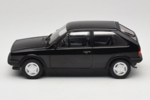 Volkswagen Polo II Coupe G40 Preto MCG 1:18 MCG18524 Metal - imagem 3 de 6