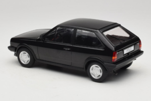 Volkswagen Polo II Coupe G40 Preto MCG 1:18 MCG18524 Metal - imagem 5 de 6