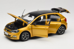 Volkswagen Polo Plus Amarelo OEM 1:18 ZVY000009GEL Metal - imagem 2 de 8