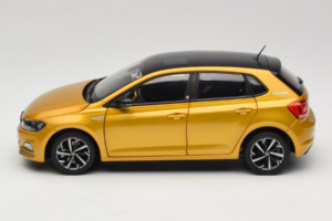 Volkswagen Polo Plus Amarelo OEM 1:18 ZVY000009GEL Metal - imagem 4 de 8