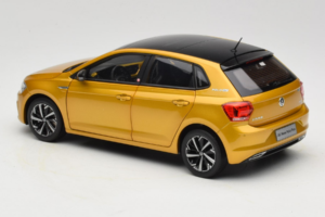 Volkswagen Polo Plus Amarelo OEM 1:18 ZVY000009GEL Metal - imagem 7 de 8